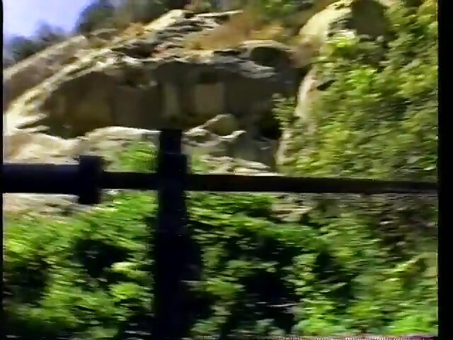 Urmărește-l cum linge pizda bunicii pe florr