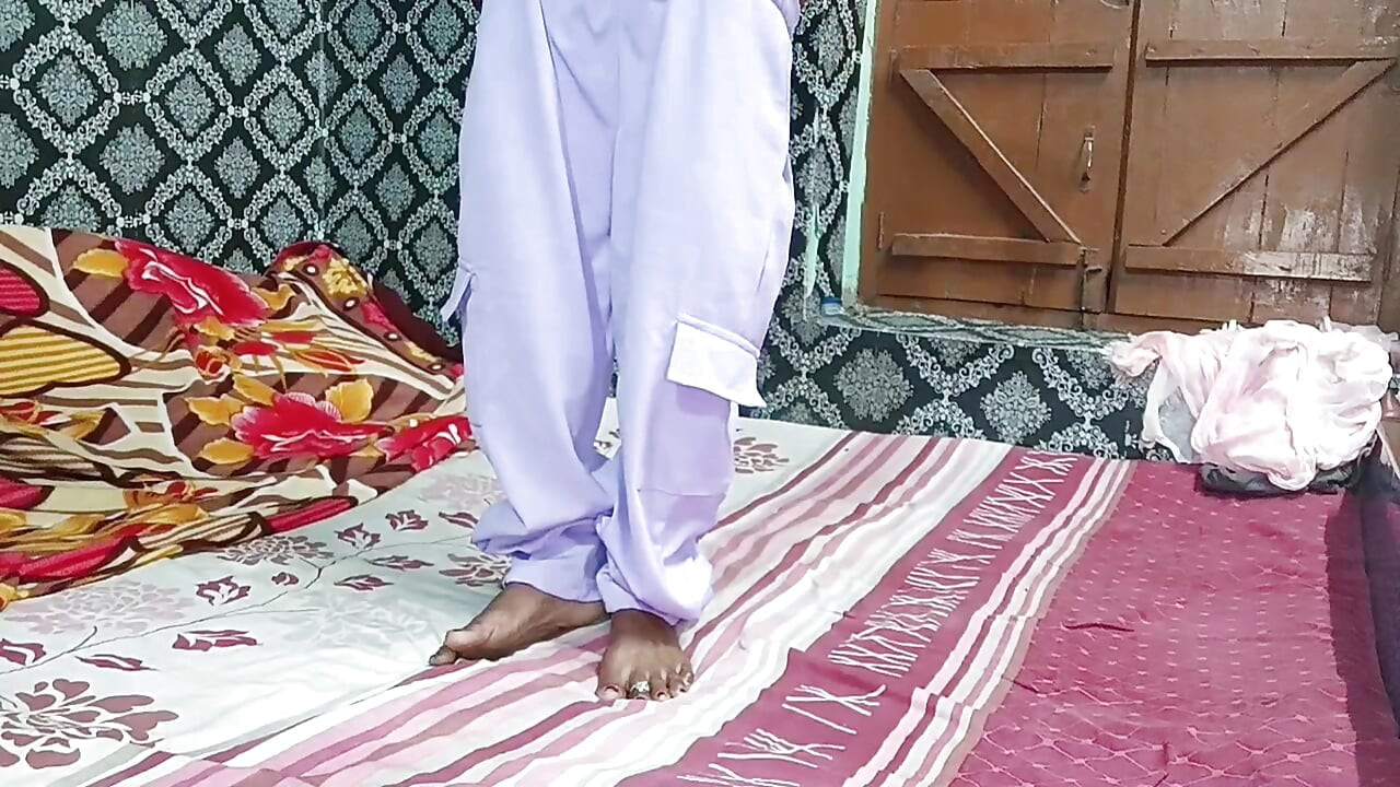 Paros ki shadishuda sotali Bhan ka bara bhi ne sex keya wo v desi stayle me,desi hindi sex video