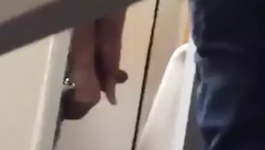 Pauzao gostoso no banheiro