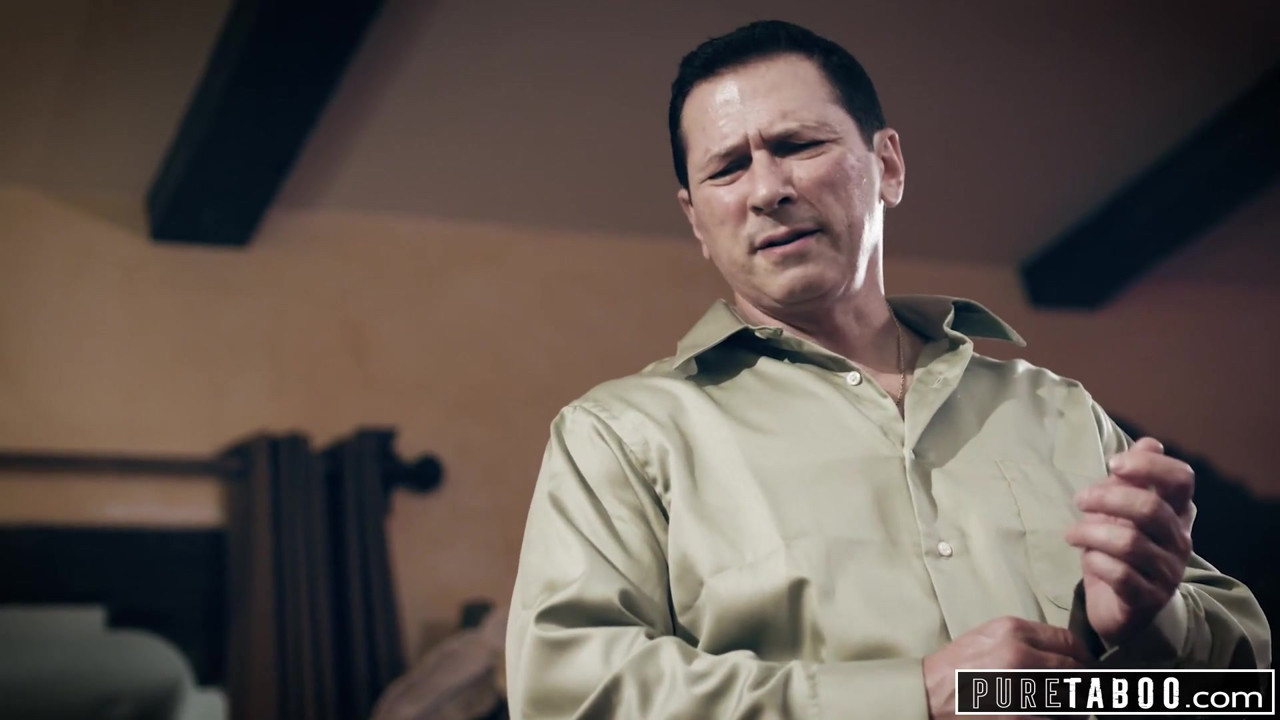 純粋なタブー嫉妬深い息子が継父を誘惑するために継母を誘惑する