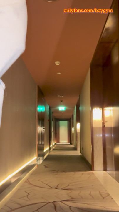 My Big Cock In The Hotel, People Can Discover Me