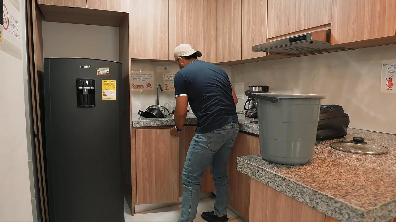 friends play and masturbate in front of plumber who ends up having a very hot threesome WITHOUT CONDOM