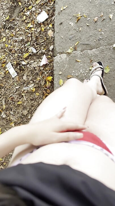 Kolombiyalı Kız Yolda Kamusal Yerde Mastürbasyon Yapıyor