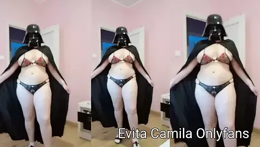 Se mete los dedos en su rica vagina mujer enmascarada Evita Camila