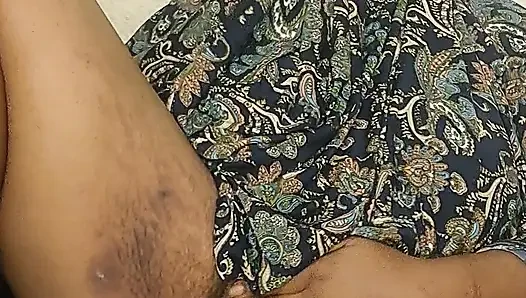 Arabian mom trying to squirt in her bedroom