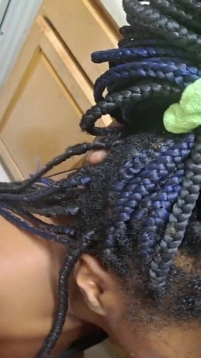 DAT FYE HEAD MAKE UR KNEES WEAK