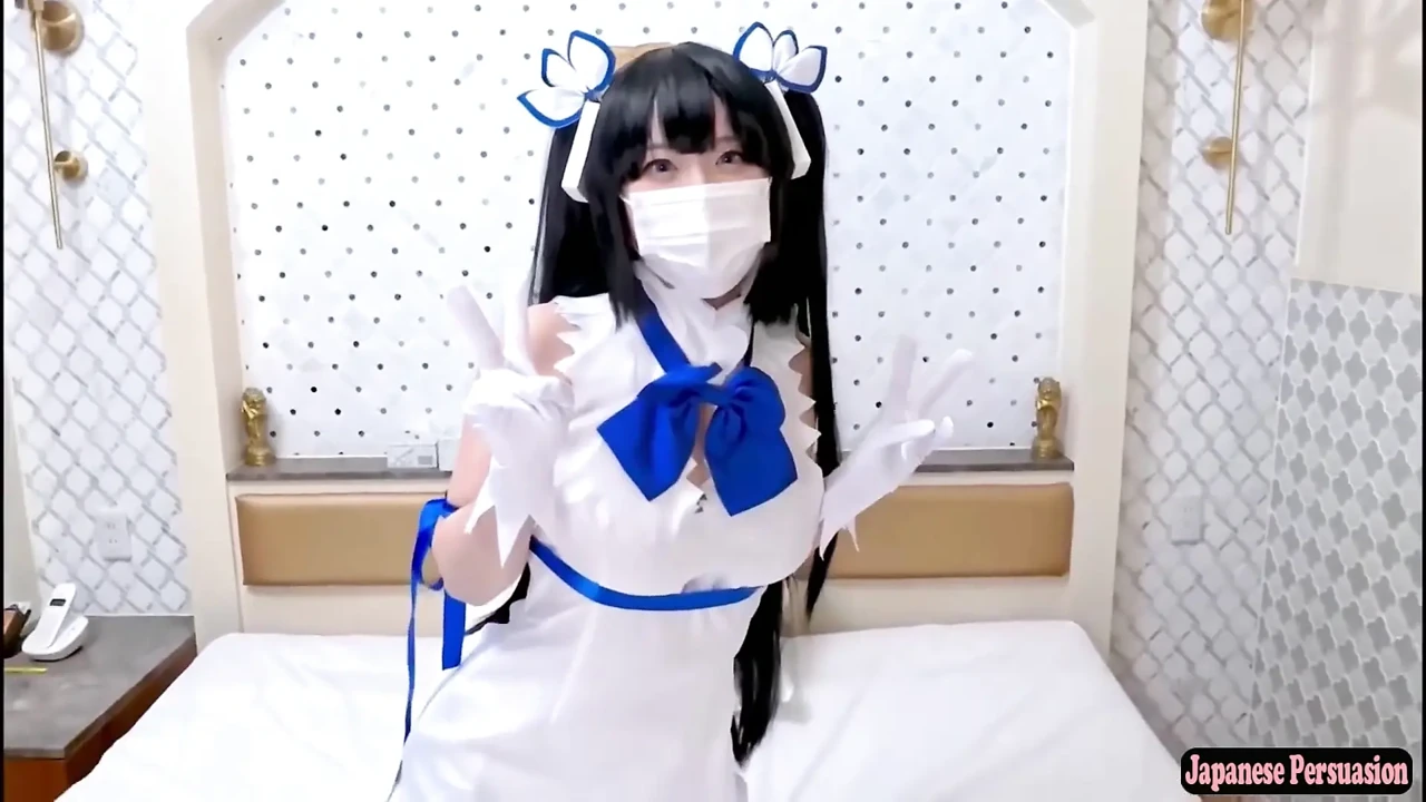 Amateur Cosplayer in Heroine Style Loves It Too Much and Completely Loses Control Tonight