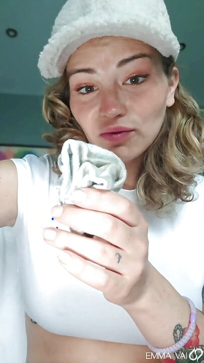 TGirl leger med beskidte sokker og strømpebukser