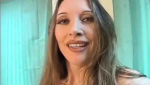 Стриптиз-интервью Wendy