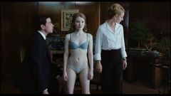 Sexy Emily Browning in BH & slipje cameltoe