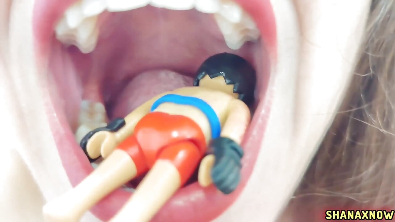 Fetiş playmobil figurine üveula dev kadın tarafından yeniyor