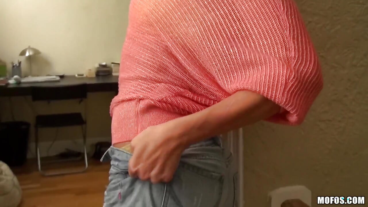 I Know That Girl - Wet and Horny Anastasia Has Tight Little Jean Cutoffs and Sparkly Gold Panties