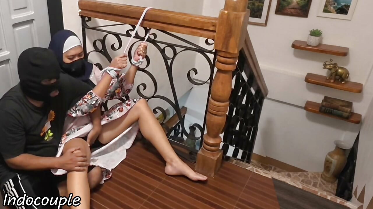 Istri berhijab kepergok selingkuh sama pria lain selingkuh sama pria lain