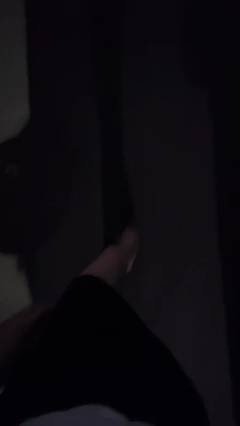 Momento imprescindible de "Travesti Ting Xuan, señora de la oficina mea al aire libre"