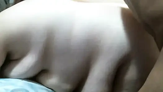 Nazty katt lagi asik fisting lubang pantatnya pakai strap-on dan slurp bagian 2: video fist atm burp & slurp