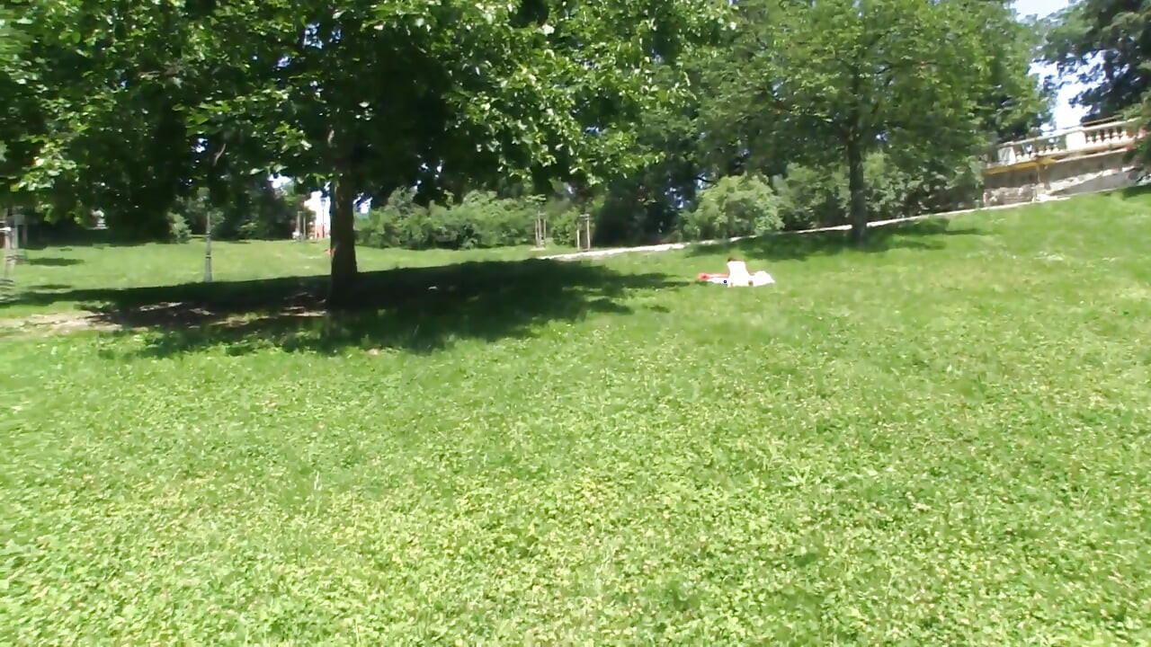 Sexo em um parque + sexo anal em casa com namorada safada