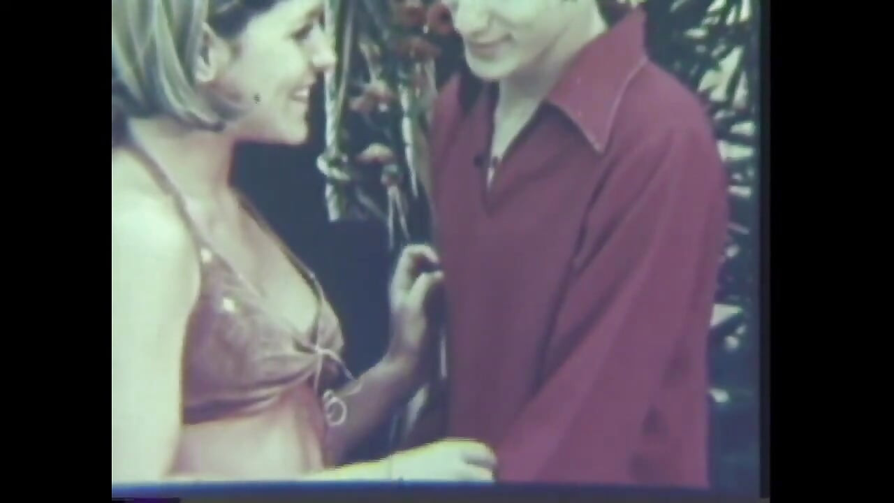 स्विमिंग पूल के बाहर हॉट विंटेज सेक्स!