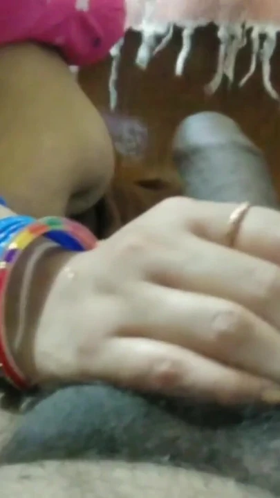Emlékezetes pillanat a "Hot bhabhi love my penis" című filmből.
