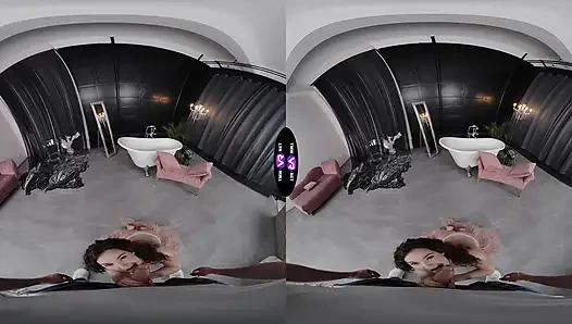 Azgın Simona Purr banyo sırası tartışmalarını tutkulu seks oyununa dönüştürüyor - teenmegaworld