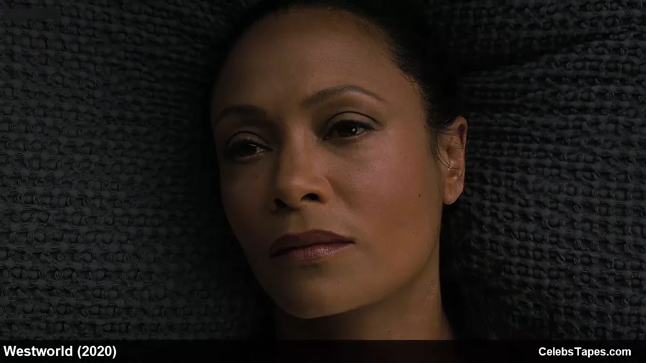 Thandie newton gole frontalne scene iz westworld