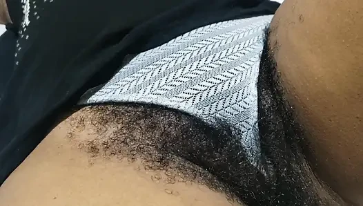 Rekaman seks ibu-ibu dengan memek berbulu paling hot dientot habis-habisan sama pacarnya