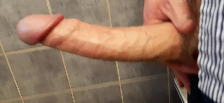 Amazing big cock jerking! Wann fuck?!
