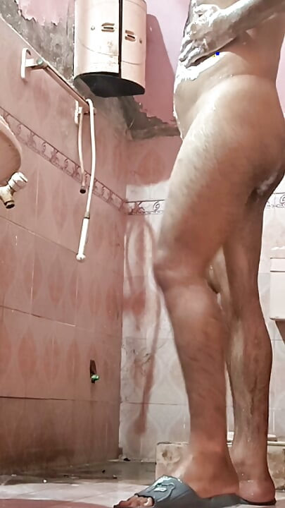 与继兄穿着性感短裤的昏睡性爱病毒视频
