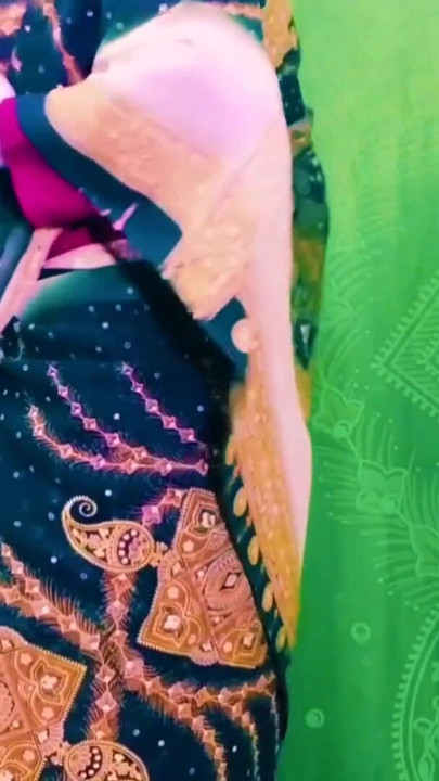Desi Pakistani married woman wearing saree | Clip 1