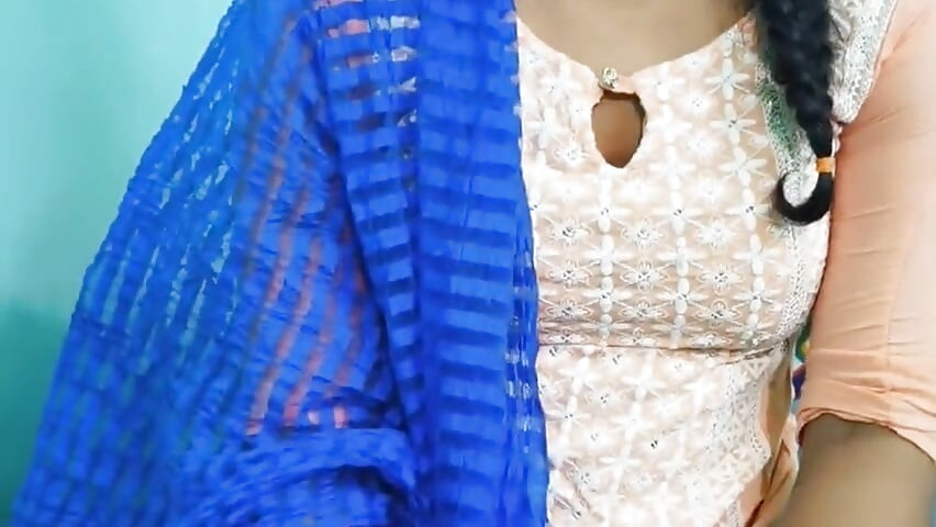 Desi indijska cura dečko u hotelu Oyo Jebanje uske pičke Hindi xxxx, Desi selo Prekrasna 18 plua djevojka Uska Pička Seks MMS