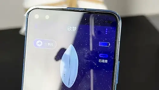 Фаллоус расширяется и сжимается, затем человека заставили стоять в углу и проникает в то время как также заставили наклониться