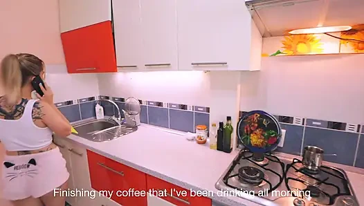 Die untreue ehefrau ruft ihre freundin, zu ihren liebhabern zu gehen, und ihr ehemann hört alles eng sub