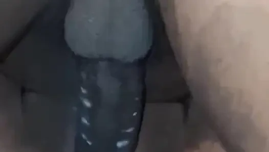 Cewek sange ini dientot gaya misionaris sama kontol raksasa pria kulit hitam sampai dicrot di dalam!