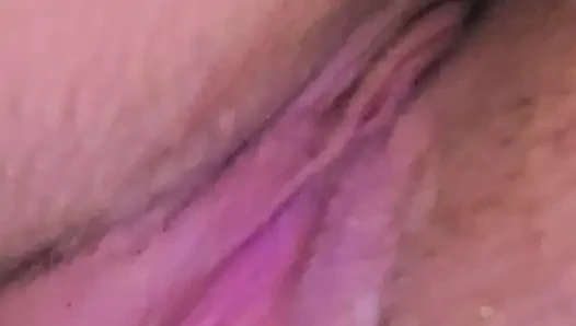 Фетиш-девушка Ана Лиз Пытает Свою Возбужденную Киску Пинцетом В Ванне...