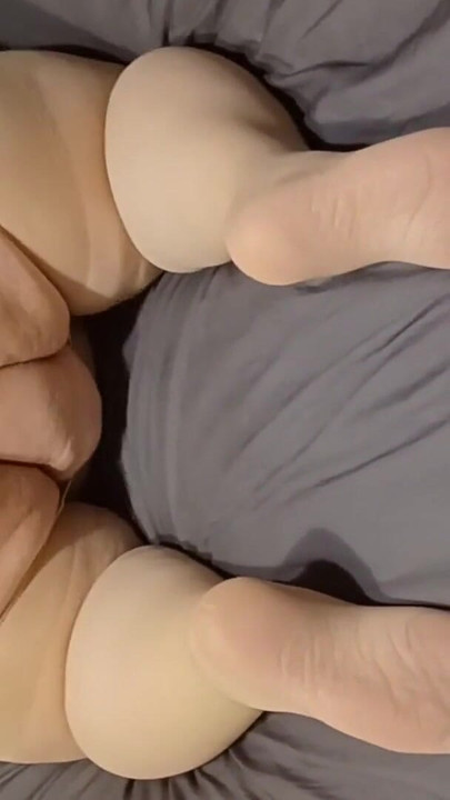 「スーザンの新しいパンスト、股なしと引き裂かれて、犯された」からの強力な瞬間