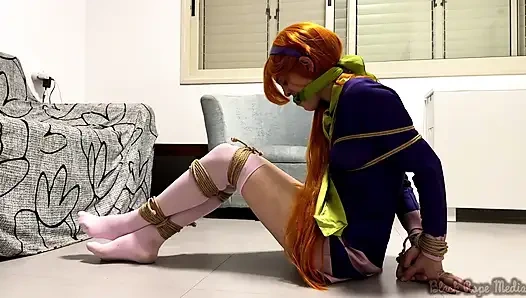 Связанная Дама Daphne Blake