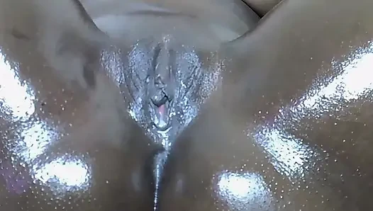 Apakah ada yang memesan memek untuk sarapan?