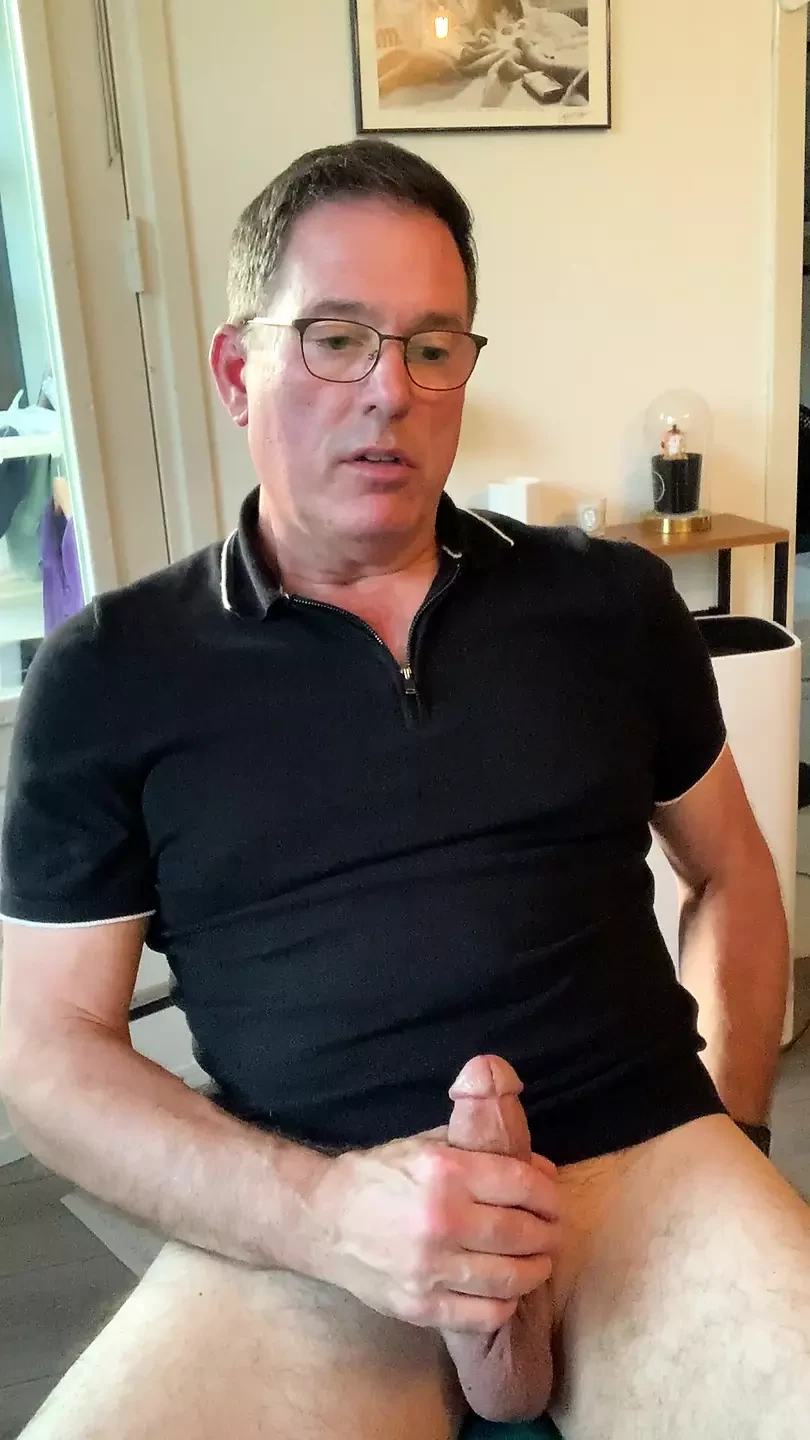 Extendida, larga sesión de paja y masturbación en casa. Verbal