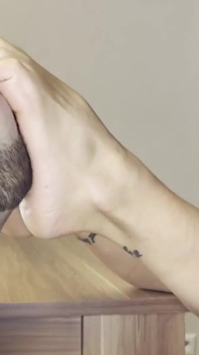 Addicted to Valeria’s Feet - Intense Foot Sniffing | Clip 1