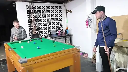 Arkadaşımın üvey babası beklenenden erken geldi