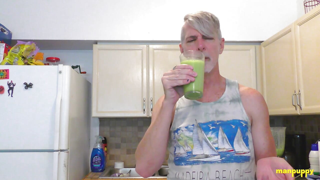 ManPuppy Richard Lennox Humiliates His Tiny Stepson With a Gross Smoothie