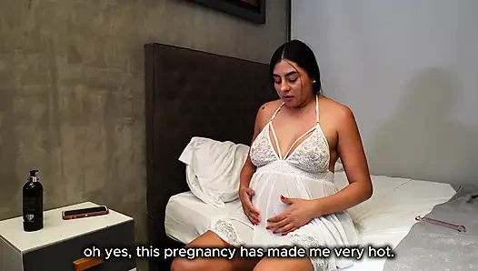 Saya menemukan bahwa saya dapat mengontrol dan meniduri istri saya yang sedang hamil dengan remote control sederhana