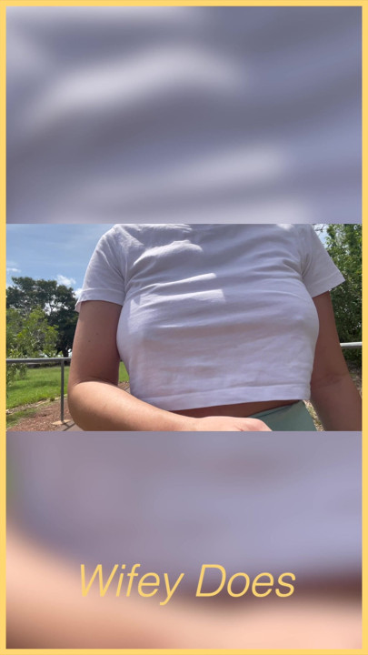 แค่วันแห่งความสุขที่ออกไปเที่ยวโชว์หัวนมของกู