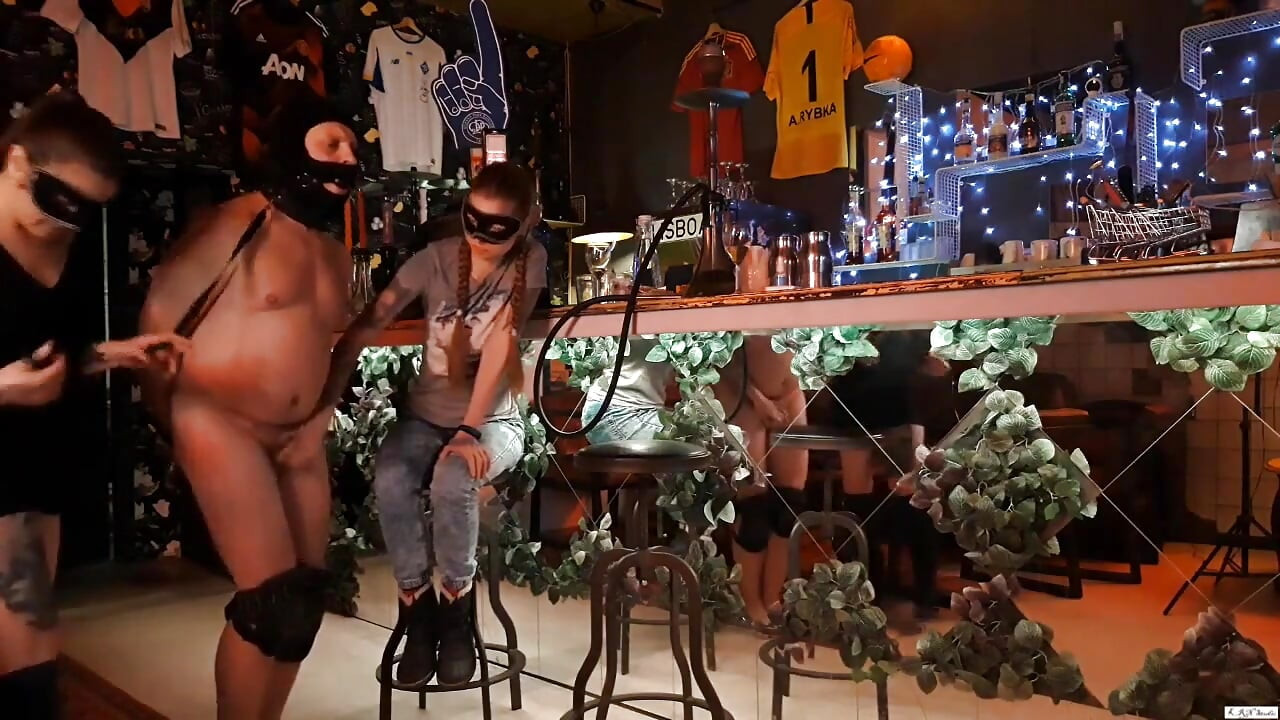 Trio en sesión de paja