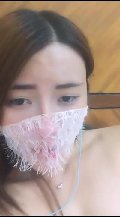 Hong Fang chinese camgirl