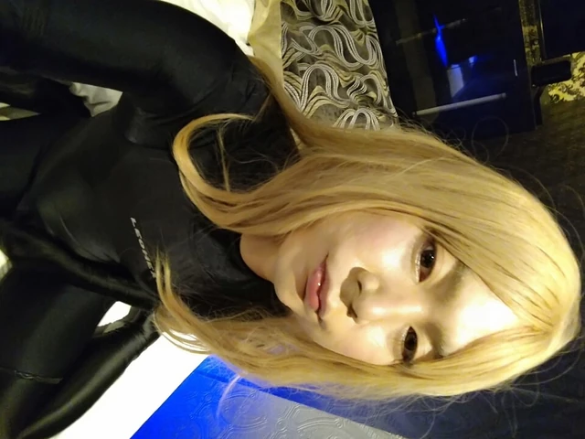 A cross-dressing boy masturbated by layering a swimsuit on top of his whole body tights