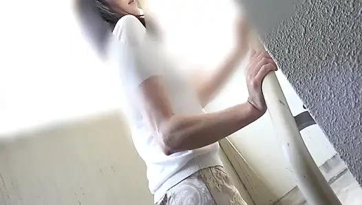 Стройная Aya стреляет 170 см, пока ее мужа нету дома!