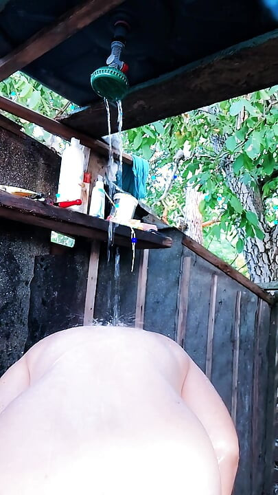 Outdoor Shower Blowjob Big Tits POV