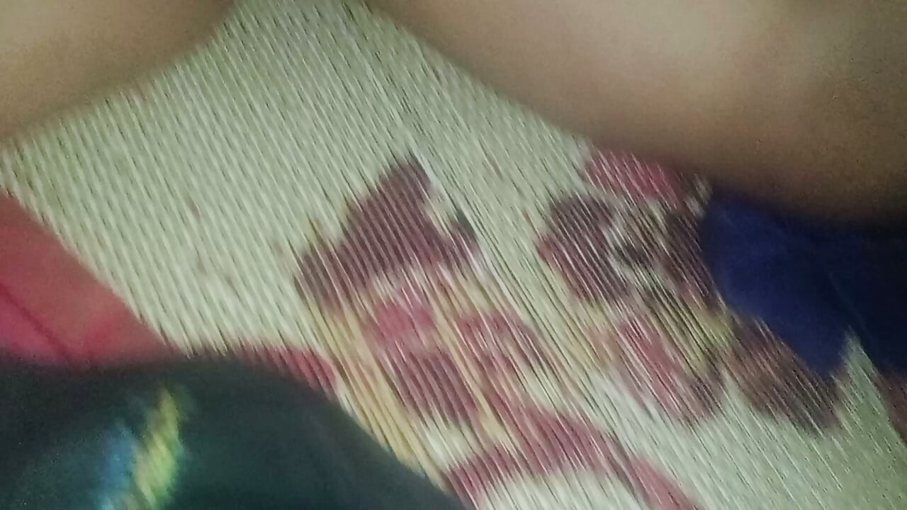 Isäni katsoi televisiota, minä makasin äitipuoleni kanssa