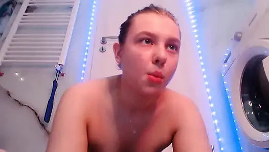 En ateşli oral seks. Güzel kızla deri içerik