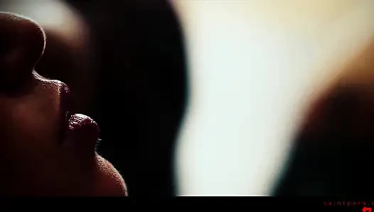 Megan Coxxe ve Holly D kauçuğun zevklerini yaşıyor